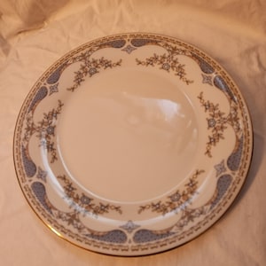 Royal Doulton Curzon dinner plate