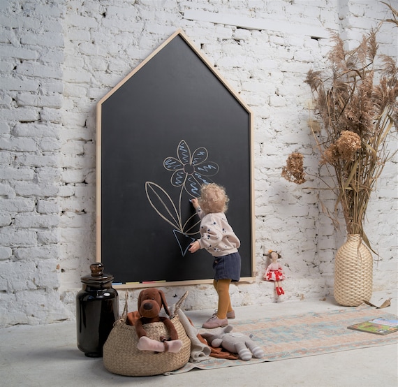 Tableau magnétique XXL d'extérieur, 100 x 160 cm/39 x 62 po. Tableau maison  avec cadre en bois, Montessori, activités, tout-petit, jardin, extérieur -   France