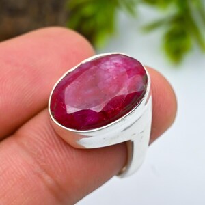 Anillo delicado de rubí, anillo de plata de ley 925, anillo de forma ovalada, anillo de piedra preciosa rubí, anillo hecho a mano, joyería minimalista, regalo ideal para esposa.