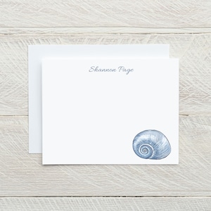 Papelería personalizada de la concha de la luna, tarjetas de notas personalizadas, tarjetas de notas de concha marina, papelería en la playa, regalo de playa, ojo de tiburón, azul y blanco