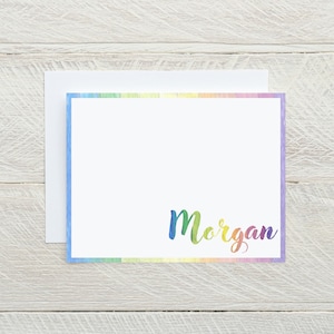 Regenboog naam briefpapier, gepersonaliseerde kleurrijke regenboog kaarten voor meisjes, platte kaarten met enveloppen, regenboog cadeau, persoonlijke regenboog kaarten