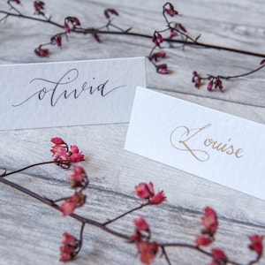 Tarjetas de lugar/nombre - gama CLEAN - caligrafía moderna con letras a mano