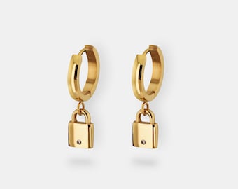 Hoop earrings with lock pendants gold - stainless steel