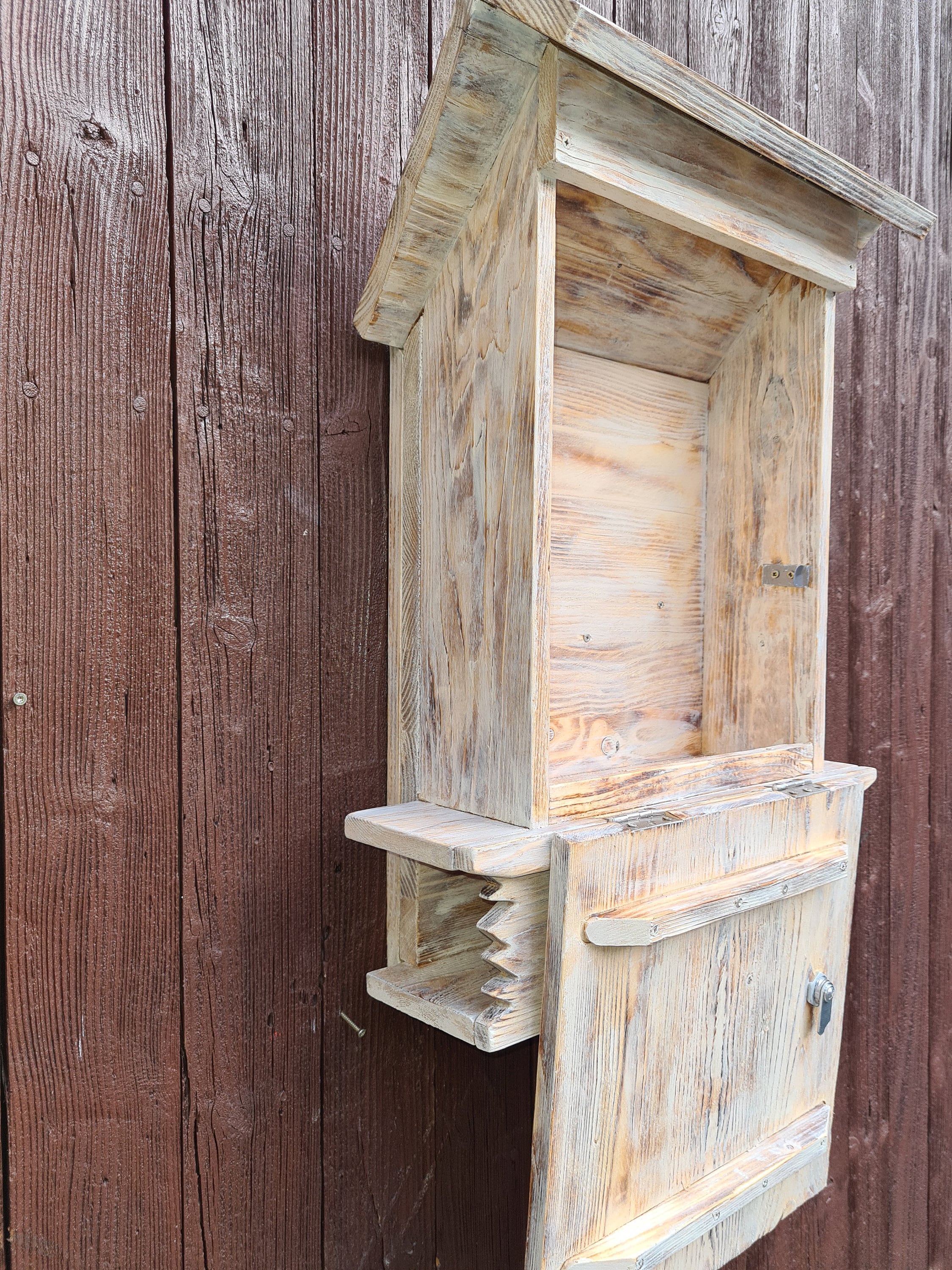 Buz n de pared buz n de correo r stico rural flameado natural o