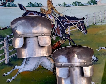 Un par de alzas o calzas para botas de jinete antiguas. ¡De interés para los jinetes, les facilitarán la vida! Un elemento esencial para montar a caballo. ¡A la carga!