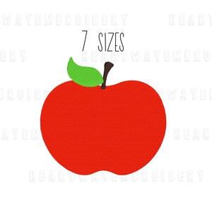 Puede incluir: Un diseño de bordado de manzana roja con una hoja verde y un tallo marrón. El texto "7 SIZES" está encima de la manzana. El diseño está sobre un fondo blanco.