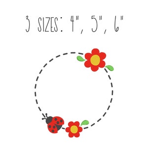 Puede incluir: Una corona con una mariquita y flores. La corona está hecha de una línea discontinua y tiene tres tamaños: 4", 5" y 6".