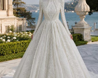 Vestido de novia modesto, vestido de novia victoriano, cuello alto, manga larga, novia romántica en blanco roto.
