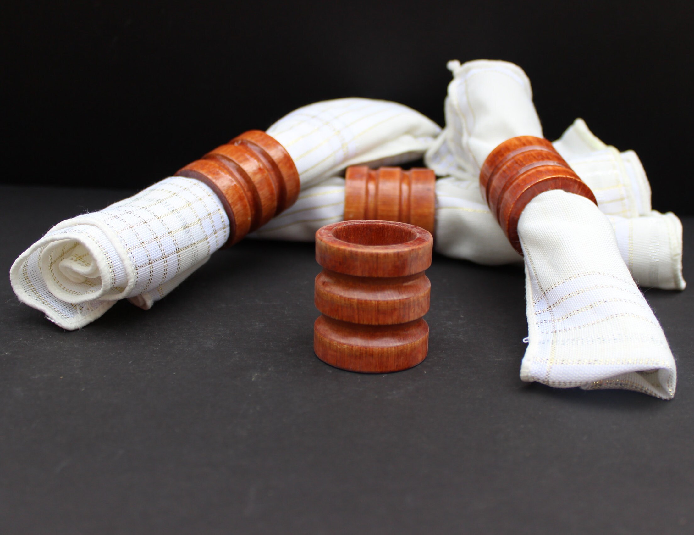 Wood Napkin Rings with Inlaid Design set of 4 Vintage Wooden Napkin Ri –  BarbeesTreasures