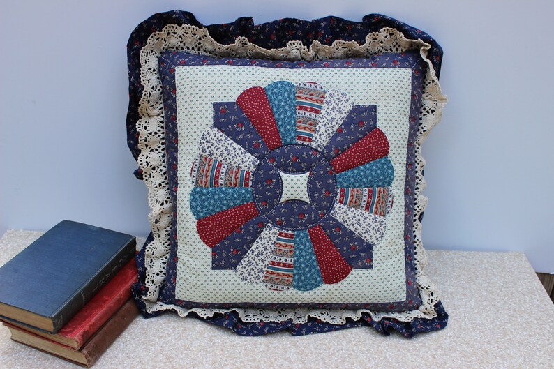 Vintage Accent PillowThrow PillowCouch PillowBed Pillow