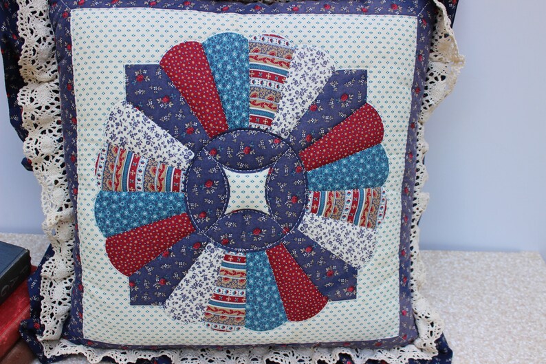 Vintage Accent PillowThrow PillowCouch PillowBed Pillow