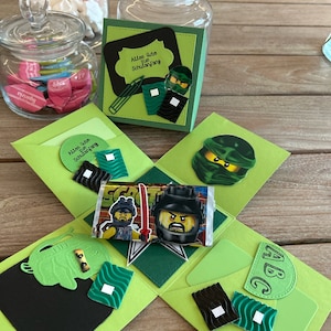 Boîte à explosion - inscription scolaire à la manière de Ninjago