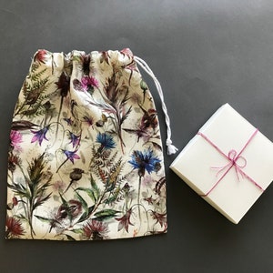 Linen gift bags for women. 100% linen fabric gift bag. Linen drawstring bag. Reusable gift bags. Zero waste gifts. Reusable produce bags.