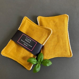 100% linnen herbruikbare spons voor je zero waste keuken of badkamer. Milieuvriendelijk vaatdoekje in mosterdgeel. Multifunctionele schoonmaakspons