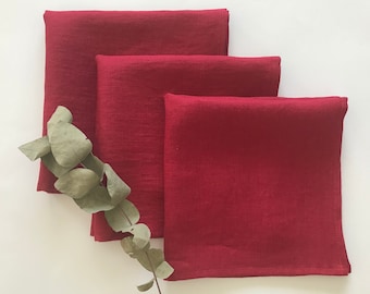 Berry red Christmas napkins set. Red cloth napkins 16 inch size. Dark red linen napkins set of 2 4 6 8 10 12. Eco-friendly dinner napkins.