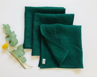 Dark green cloth napkins set of 2 4 6 8 10 12. Green linen napkins 16 inch size. Green Christmas napkins. Eco-friendly green dinner napkins.