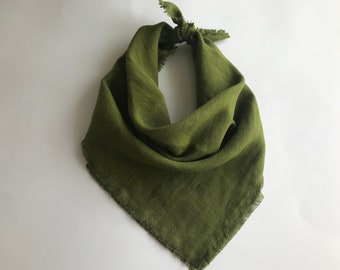 Large moss green linen scarf. Small bandana 100% linen. Triangle hair scarf. Square scarf. Unisex long linen shawl for men and women.