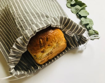 Striped linen bread bag. Stonewashed linen bread storage bag. Zero waste bread bag with gray and cream white stripes. Linen baguette bag.