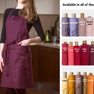 Peut inclure: Un tablier en lin de couleur bordeaux foncé avec une grande poche. Le tablier est disponible dans une variété de couleurs, notamment le mauve, la lavande, le rose poudré, le rose pâle, le rose pêche clair, la vanille, le rose framboise, le corail, le rouge baie, le rouge foncé, le violet prune, le violet foncé, le jaune, la moutarde, le brun chocolat clair, le brun camel, l'orange, la terre cuite et le brun caramel noisette.