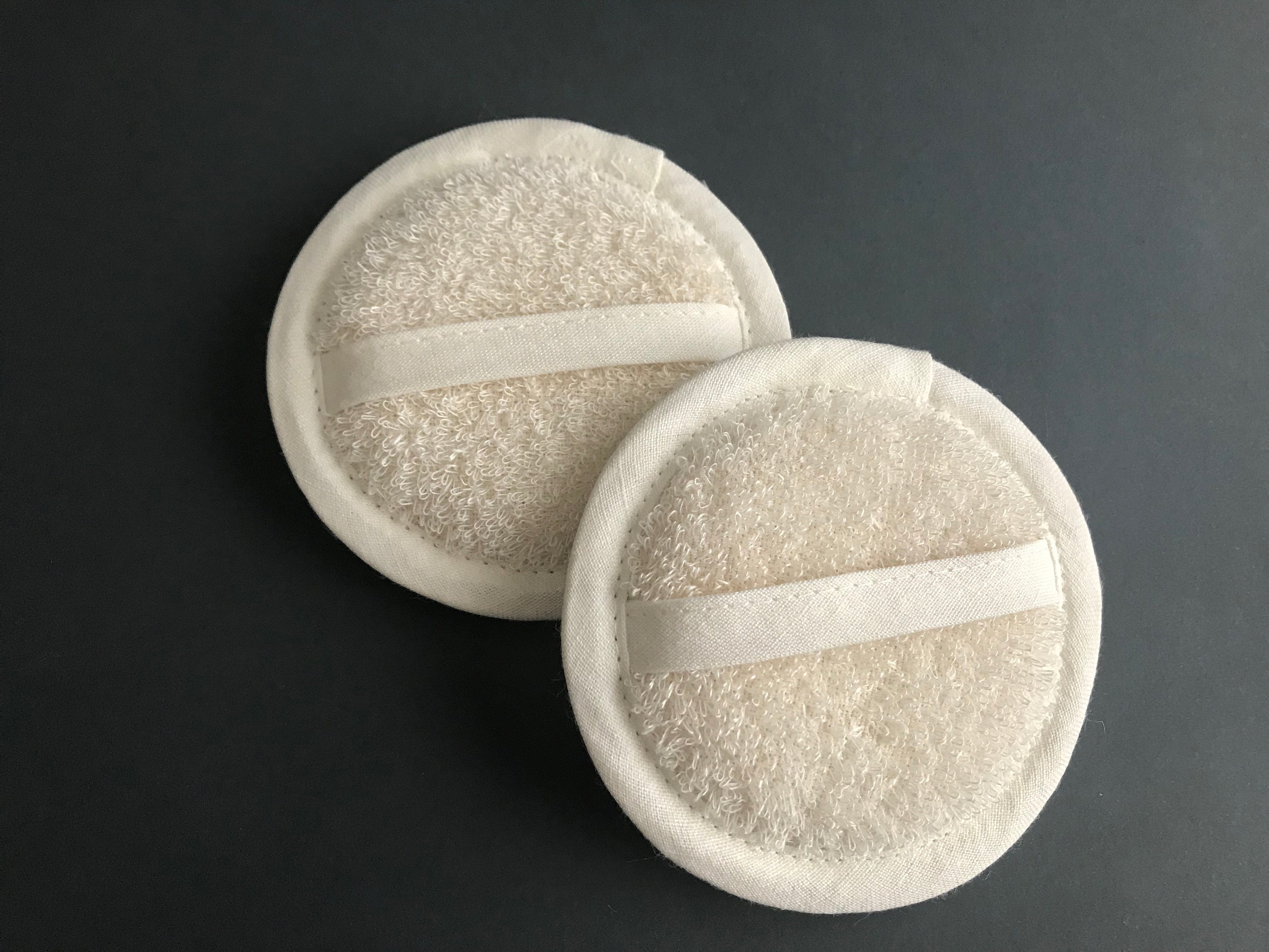 2-Pack Natural Organic Bath Sponges – Medium-Size, Soft All-Natural Fibers For Gentle Exfoliating (Off-White)