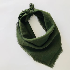 Linen bandana in forest green for men, women, kids. Natural linen neckerchief. Unisex linen kerchief. Small triangle head scarf. Wrist band.