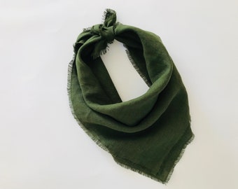 Linen bandana in forest green for men, women, kids. Natural linen neckerchief. Unisex linen kerchief. Small triangle head scarf. Wrist band.