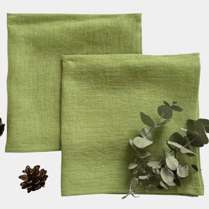 Light Green Cloth Napkins 16 inch size. Pear Green Linen Napkins set of 2 4 6 8 10 12. Eco-friendly dinner napkins. Sustainable gift idea.