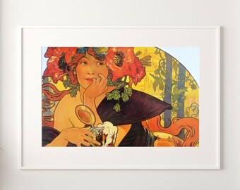 Donna Boho che beve un bicchiere di birra di Mucha / Donna Art Nouveau