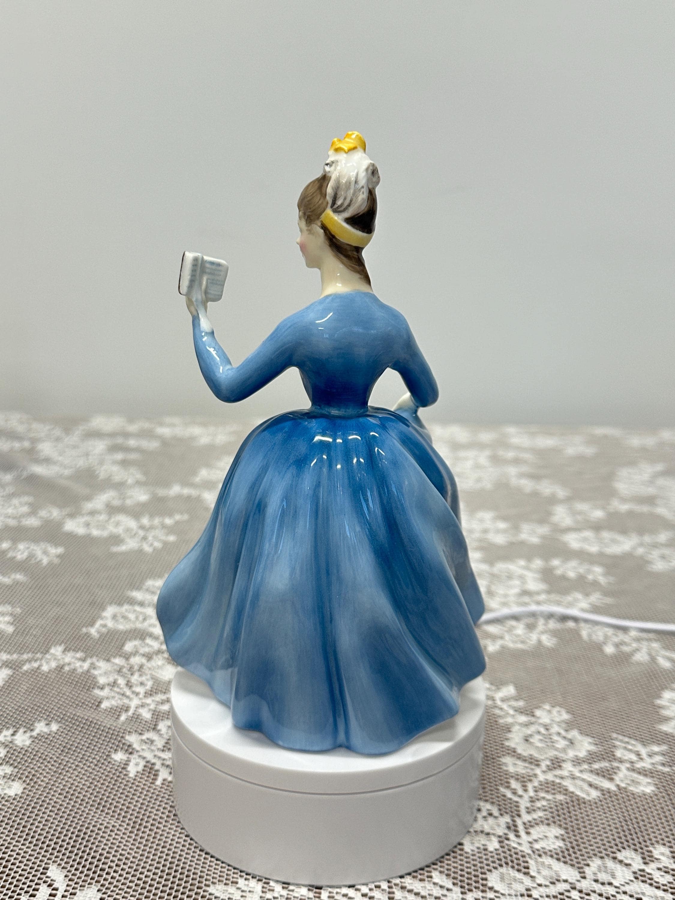 ✨️ロイヤル・ドルトン✨️フィギュリン Leading Lady HN 2269 Royal Doulton Figurine - Leading Lady HN 2269 - Etsy