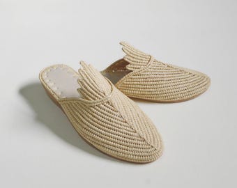 Moroccan handmade shoes made of natural raffia,  and soles real leather. ziraffia