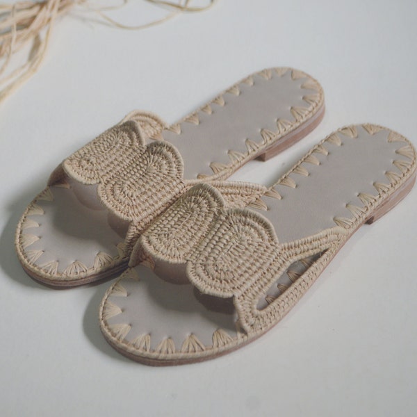 Moroccan handmade shoes made of natural raffia,  and soles real leather. ziraffia