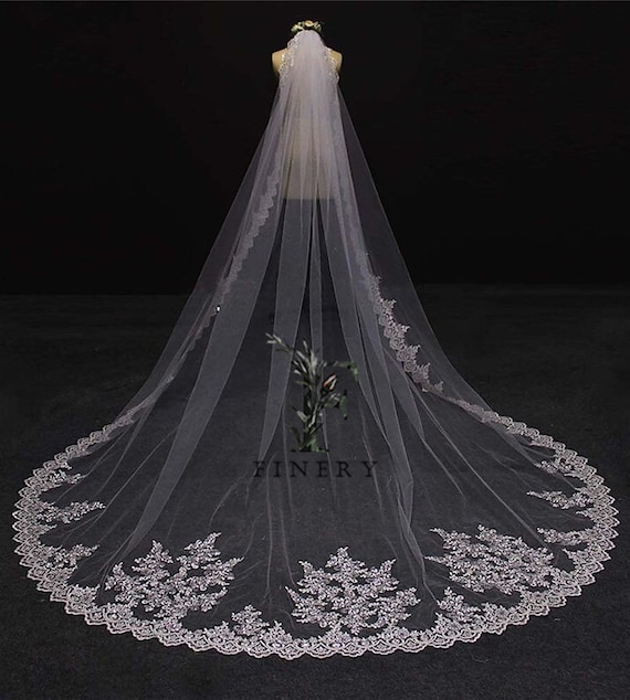 Sequin Lace Cathedral Wedding Veil: Elegant Bridal, White  display picture 3