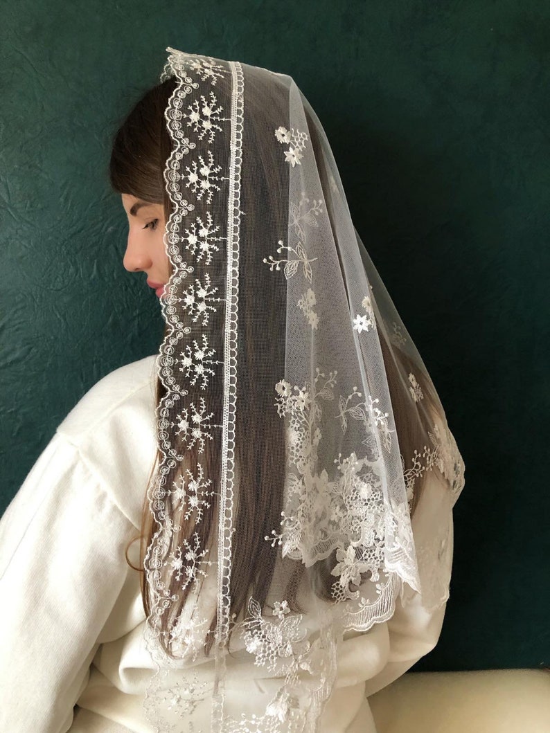 Сhurch veil cathedral ivory veil mantilla chapel Chapel veil for mass Catholic gifts mantilla Lace head covering image 1