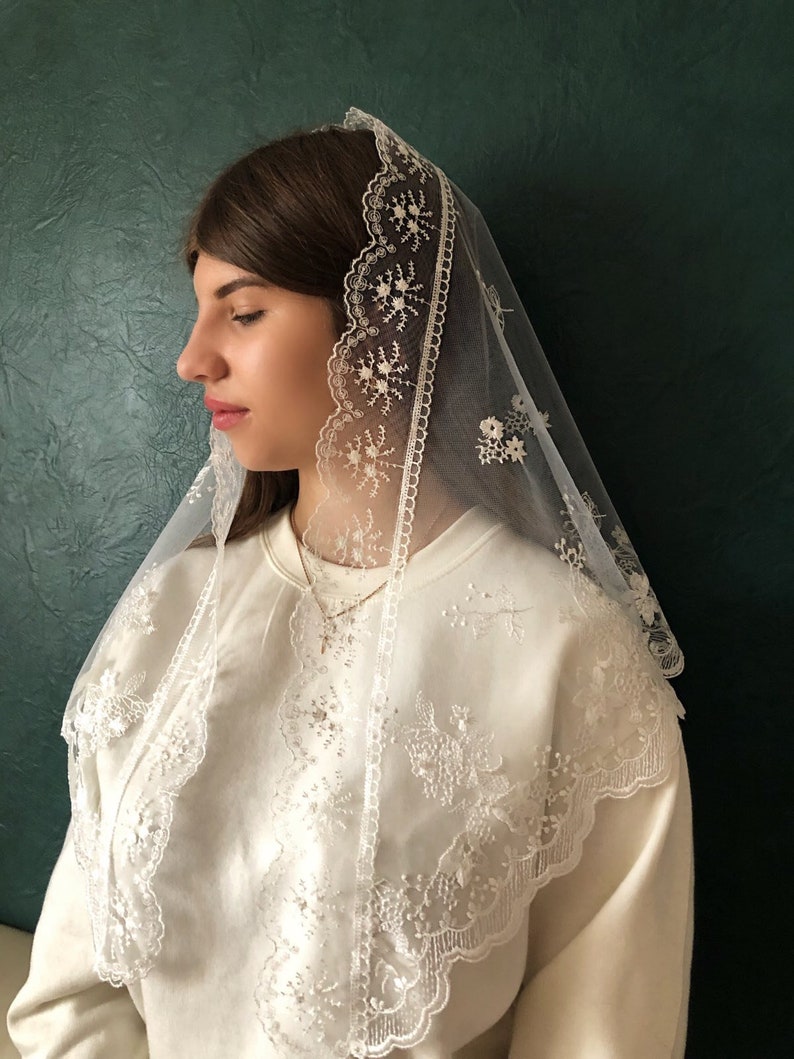 Сhurch veil cathedral ivory veil mantilla chapel Chapel veil for mass Catholic gifts mantilla Lace head covering image 4