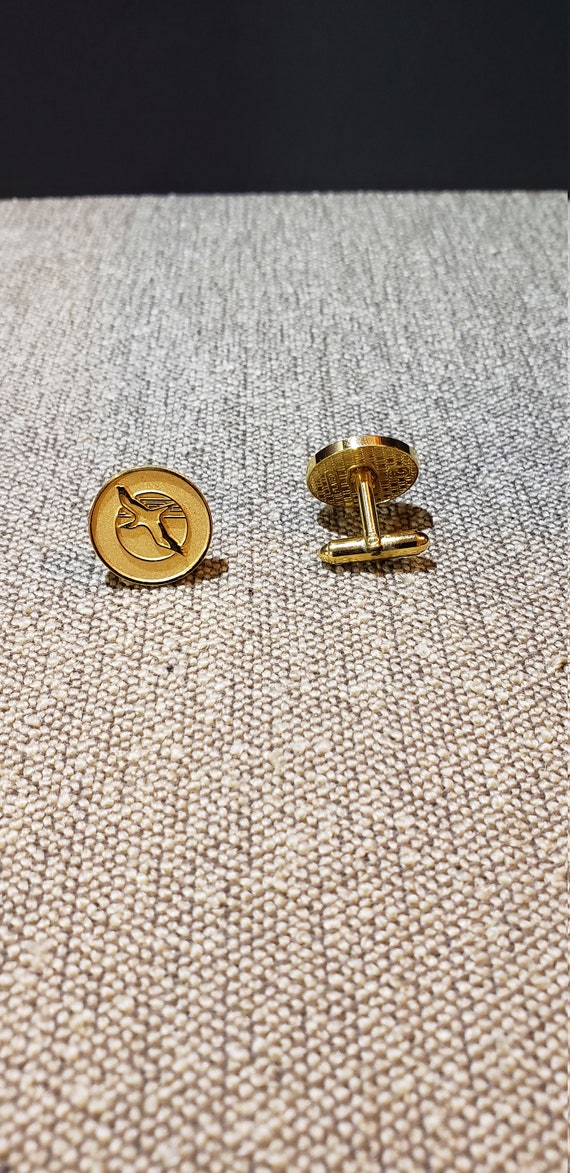 Vintage Gold Toned Cufflinks - image 3