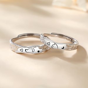 Anillos de gato y perro de dibujos animados pintados a mano, anillos de pareja de plata 999, textura martillada artesanal, juego de amor a juego con detalles de esmalte.