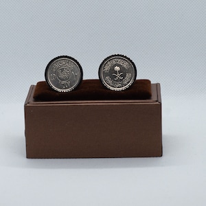 Coin Cufflinks - Saudi Arabia 2 Qirsh. 10 Halalat - Khalid Coin, Choice of  Silver or Gunmetal coloured backs (stainless steel)
