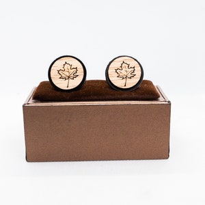 Ahornblatt Manschettenknöpfe aus Holz - Hochzeit Manschettenknöpfe, Gravierte Holzmanschettenknöpfe, Bräutigam Manschettenknöpfe, Personalisierte Manschettenknöpfe