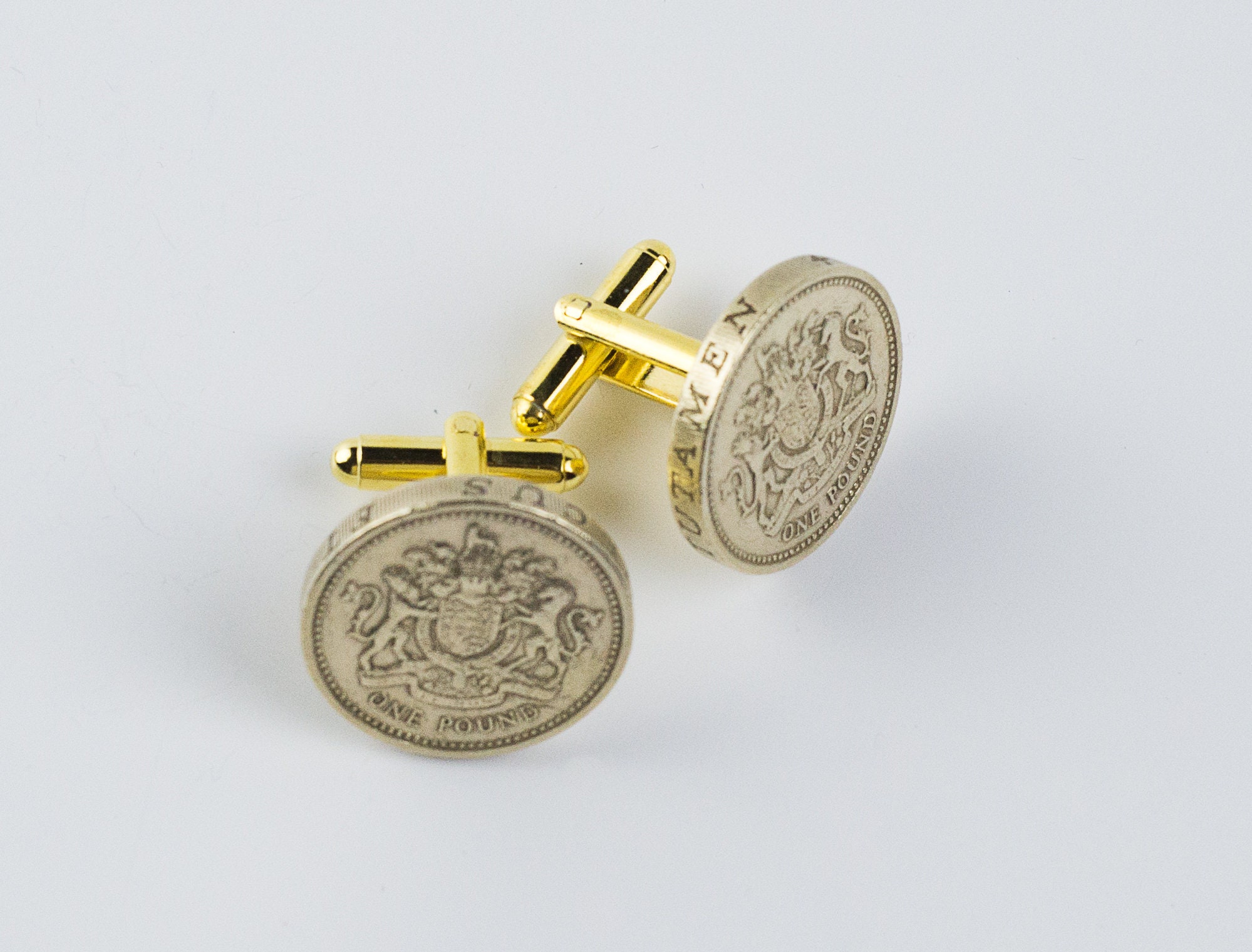 イギリスの通貨単位ポンドマークのカフス カフリンクス カフスボタン カフス カフスボタン イギリスの通貨単位ポンドマーク メンズ プレゼント  カフスマニア : カフス タイピン カフスマニア - 通販 - Yahoo!ショッピング