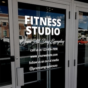 Calcomanía personalizable para ventana de gimnasio / Nombre o logotipo de su empresa, vinilo para escaparate, letras para puerta, estudio de yoga, pilates, fitness y ciclismo