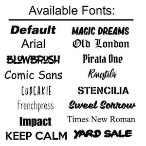 Peut inclure: Sur fond blanc, une liste de polices disponibles est pr&eacute;sent&eacute;e. Le texte "Available Fonts:" est en haut. Les noms de polices incluent "Default", "Arial", "Magic Dreams", "Old London", "Blowbrush", "Pirata One", "Comic Sans", "Raustila", "Cupcake", "Stencilia", "Frenchpress", "Sweet Sorrow", "Impact", "Times New Roman", "Keep Calm" et "Yard Sale".