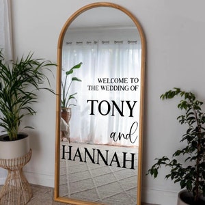 Bienvenido a nuestra calcomanía de boda / Calcomanía de letrero de ventana de espejo con nombres de diseño personalizable