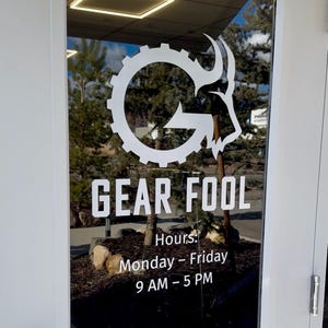 Creëer je eigen deurbord - aanpasbare bedrijfssticker - logo, aangepaste tekst, socials, sticker QR-code - variabele vinylbelettering op de winkel afbeelding 12