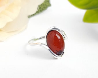 Red Baltic Amber Ring, Silver and Amber Ring, Oval Amber Ring, Cherry Amber Jewelry, Small Red Stone Ring,Red Birthstone Ring Gift,Red Amber