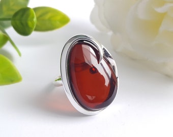 Statement Red Baltic Amber, Cherry Red Amber Ring, Adjustable Red Amber Stone Ring, Oval Stone Ring, Adjustable Red Ring, Red Stone Ring