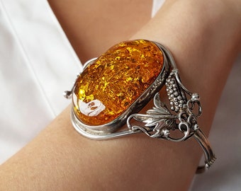 Antique Baltic Amber Bangle, Statement Oval Amber Bracelet, Silver and Amber Amber Bangle, Leaf Amber Cuff Bracelet, Amber Stone Bangle Gift