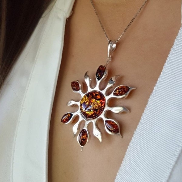 Large Baltic Amber Sun Necklace, Silver and Amber Sun Pendant, Sun Talisman, Large Solar Necklace, Big Amber Sun Necklace, Amber Jewellery