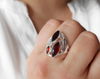 Cherry Red Amber Ring, Amber Stone Ring, Silver and Amber Ring, Modern Baltic Amber Ring, 3 Stone Amber Ring, Red Stone Ring, Red Ring Gift