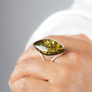 Exquisite Green Baltic Amber Ring, Long Amber Ring, Adjustable Green Amber Ring, Silver and Amber Ring, Green Stone Ring, Amber Jewelry Gift
