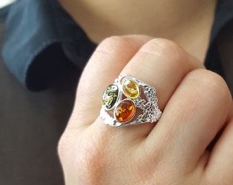 Floral Amber Stone Ring, Sterling Silver and Amber Ring, Multicolor Amber Ring, 3 Stone Ring, Silver Birthstone Ring, Amber Ring For her